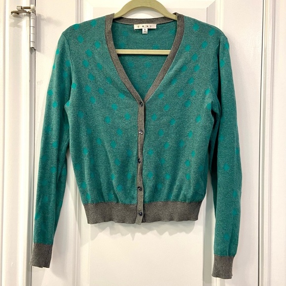 Cabi Button down v-neck Sweater Cardigan - Picture 2 of 14